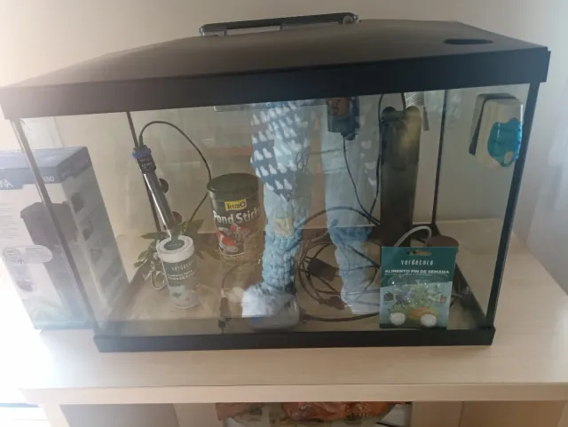 Acuario 70L con 2 bombas y compresor