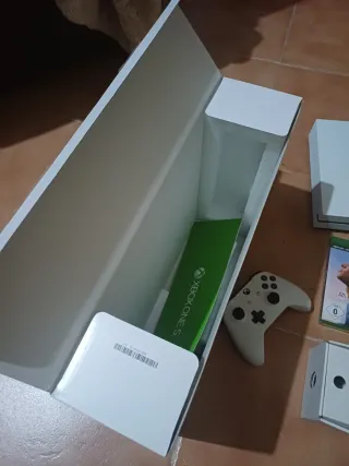 Xbox One S 1TB + 5 nuovi giochi