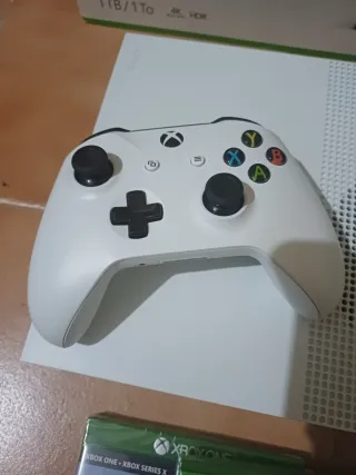 Xbox One S 1TB + 5 nuovi giochi