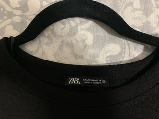 Vestido negro Zara manga abullonada