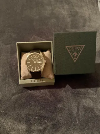 Reloj Guess Caballero Marrón y Plateado