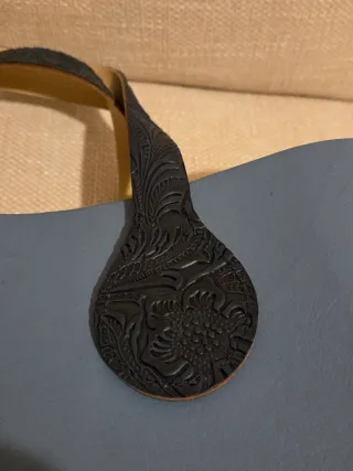 Bolso O bag Grande Azul con Asas Cuero Negro