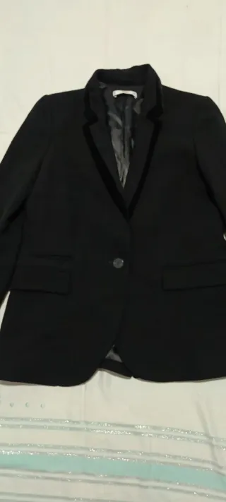 Americana elegante mujer color negro.