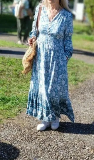Vestido largo floral azul