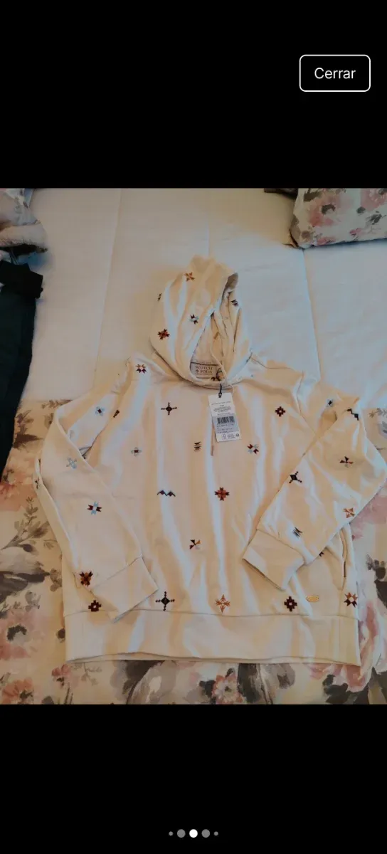 Sudadera Scotch & Soda con etiqueta