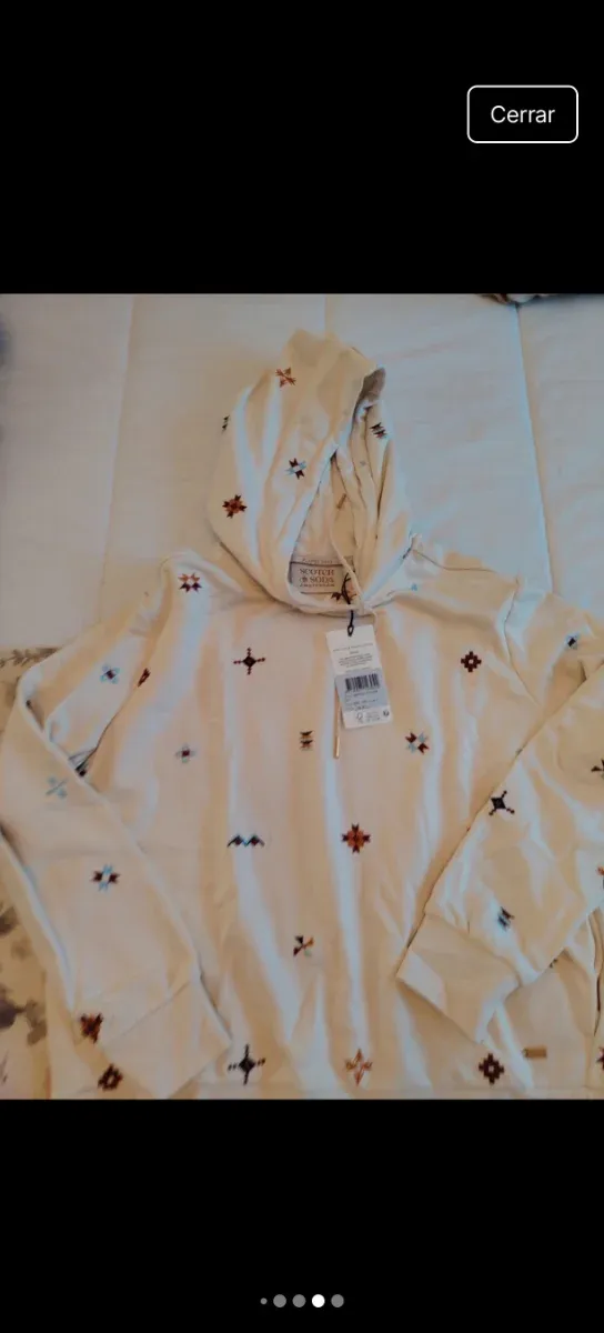 Sudadera Scotch & Soda con etiqueta