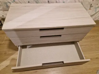 Mesita de noche / Cómoda baja madera