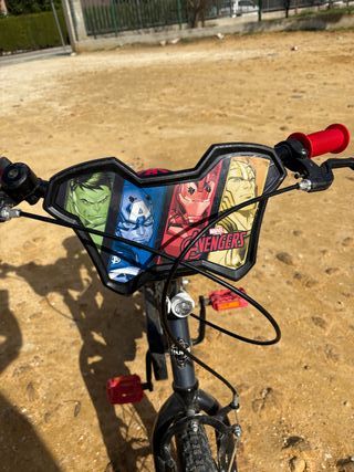 Bicicleta infantil Avengers