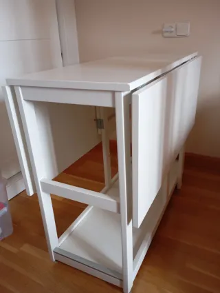 Mesa Ikea plegable.