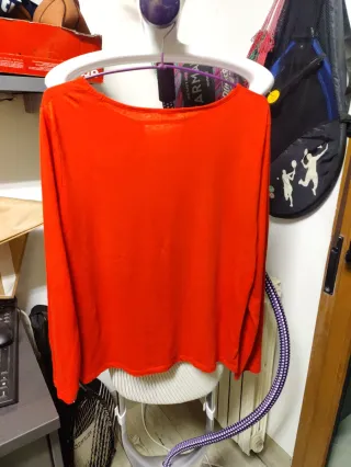 Camiseta roja manga larga talla M