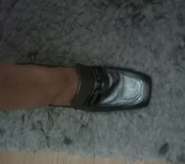 Zapatos de piel de tacón en color gris, número 40