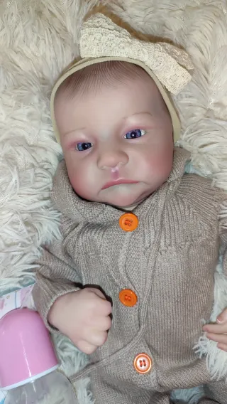 Bambola Reborn femmina con ciuccio e biberon