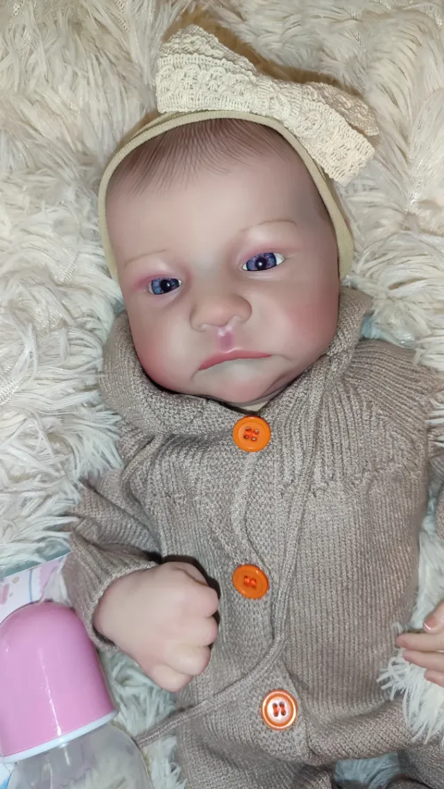 Bambola Reborn femmina con ciuccio e biberon