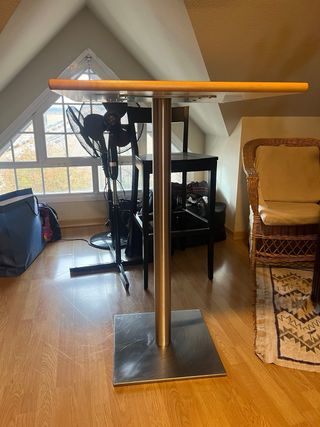 Tavolo alto da bar e 3 sgabelli