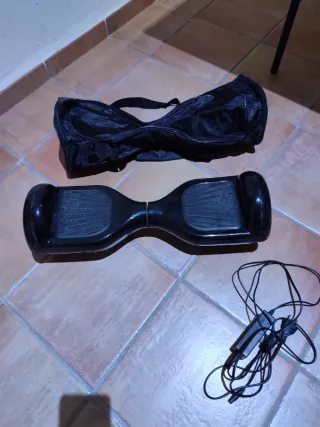 Hoverboard negro con bolsa y cargador