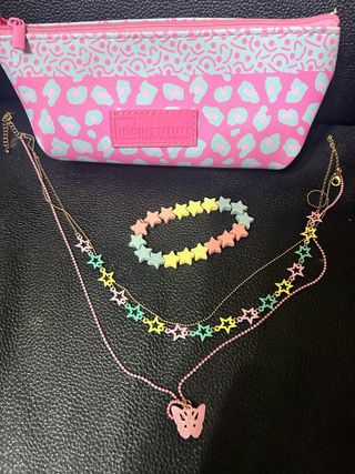 Vendo SUPER CONJUNTO de collar pulsera y estuche