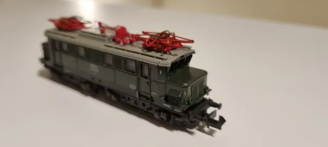 Locomotora Minitrix E44 Escala N