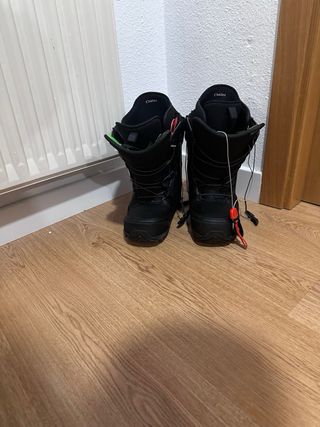 Pack Snowboard Burton: tabla + fijaciones + botas