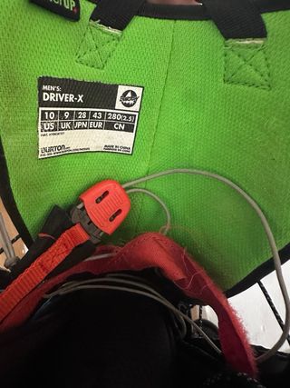 Pack Snowboard Burton: tabla + fijaciones + botas