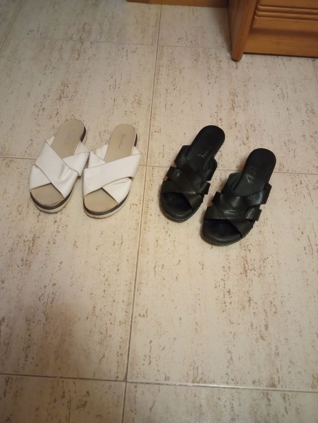 Sandalias y calzado andar por casa