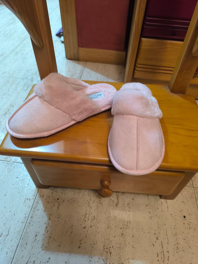 Sandalias y calzado andar por casa