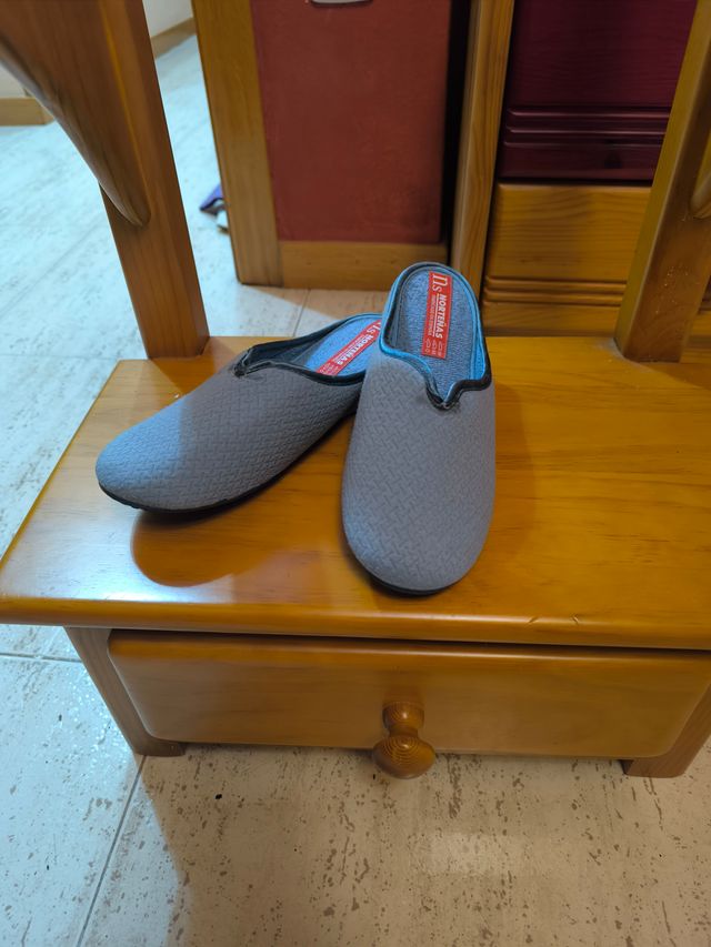 Sandalias y calzado andar por casa