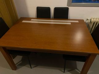 Mesa comedor madera con 6 sillas de polipiel