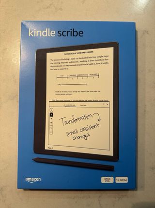 Kindle Scribe 16GB con custodia e pennino ottico.