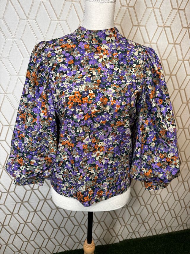 Blusa floral mangas farol