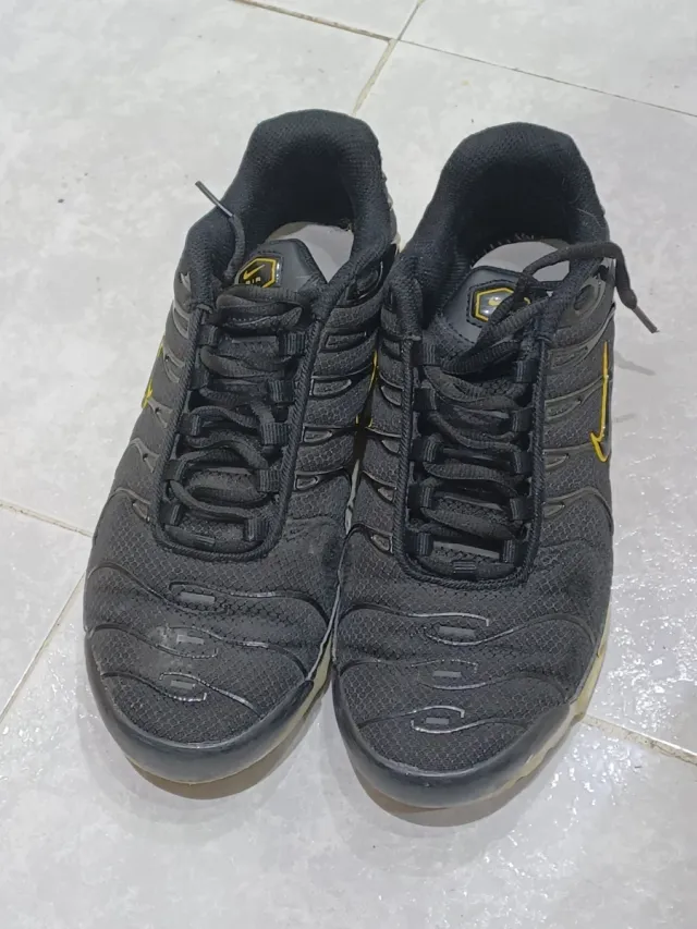 Nike Air Max Plus TN Zapatillas Negras Amarillas