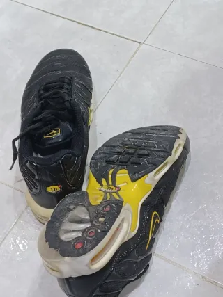 Nike Air Max Plus TN Zapatillas Negras Amarillas