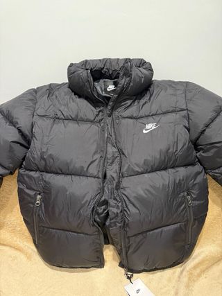 Chaqueta Nike Negra Acolchada plumas talla M