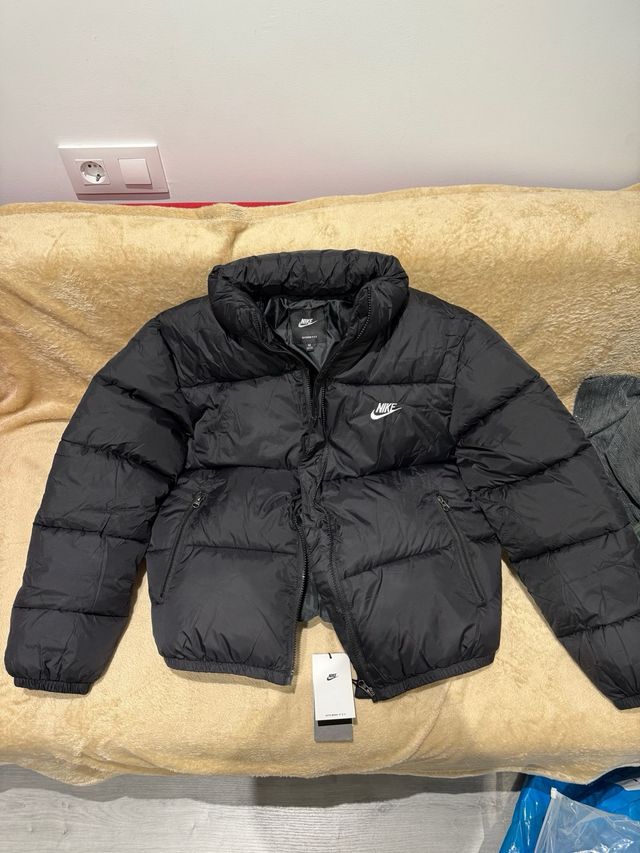 Chaqueta Nike Negra Acolchada plumas talla M