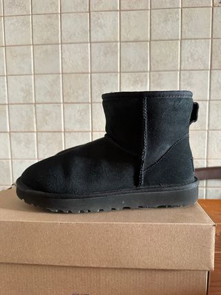 UGG Mini Stivali Neri Taglia 39
