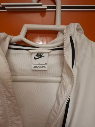 Chaqueta cortavientos Nike Windrunner Talla S