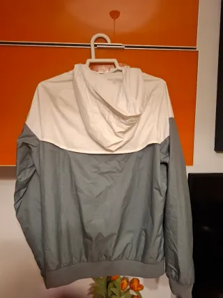 Chaqueta cortavientos Nike Windrunner Talla S