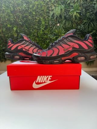 Zapatillas Nike TN Rojas y Negras
