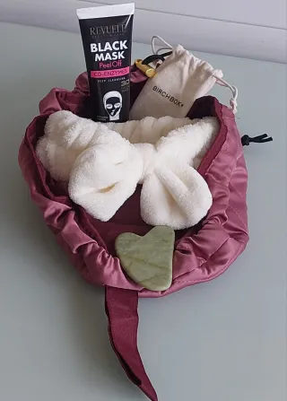 PIEDRA GUA SHA + NECESER + DIADEMA + REGALO