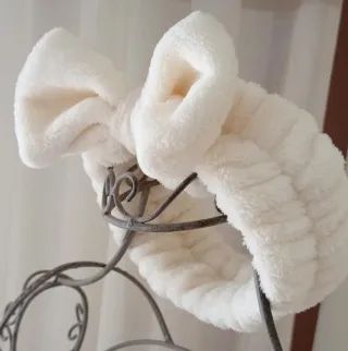 PIEDRA GUA SHA + NECESER + DIADEMA + REGALO