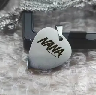 Collar NANA punk con púa de guitarra – Nueva!!