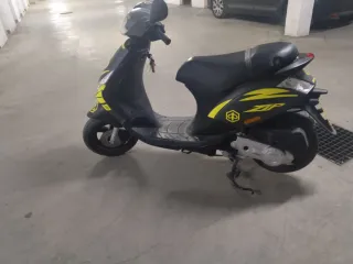 Scooter Piaggio Zip SP 4T