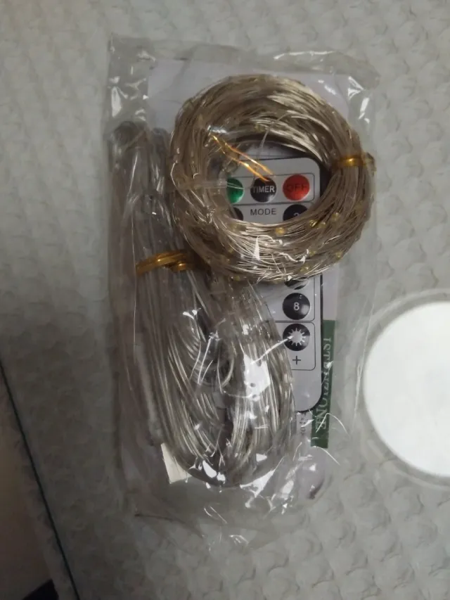 Cortinas de luces LED color blanco cálido.