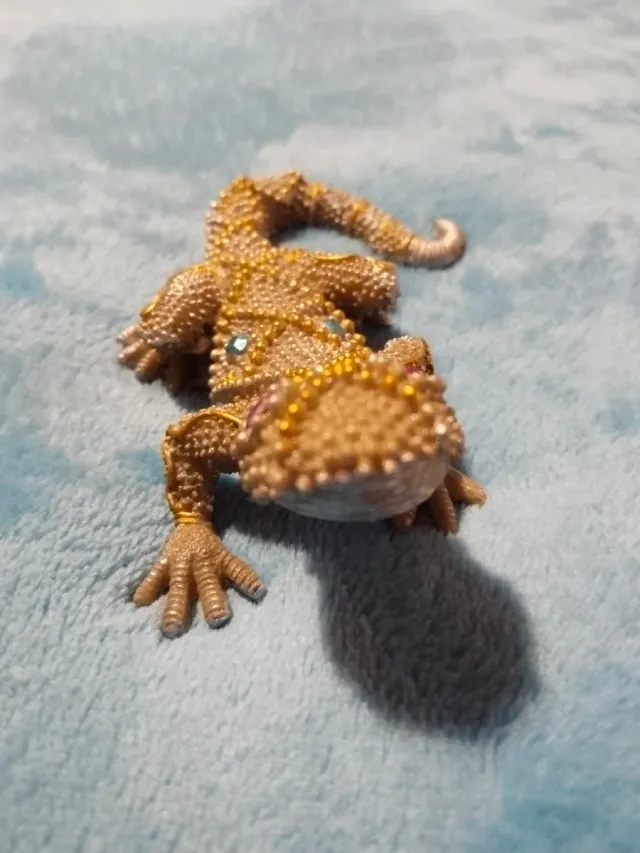 Adorno Ssalamandra con piedras