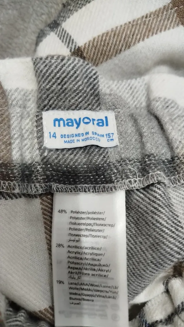 Lote 2 faldas, 3 cuellos y 3 gorros