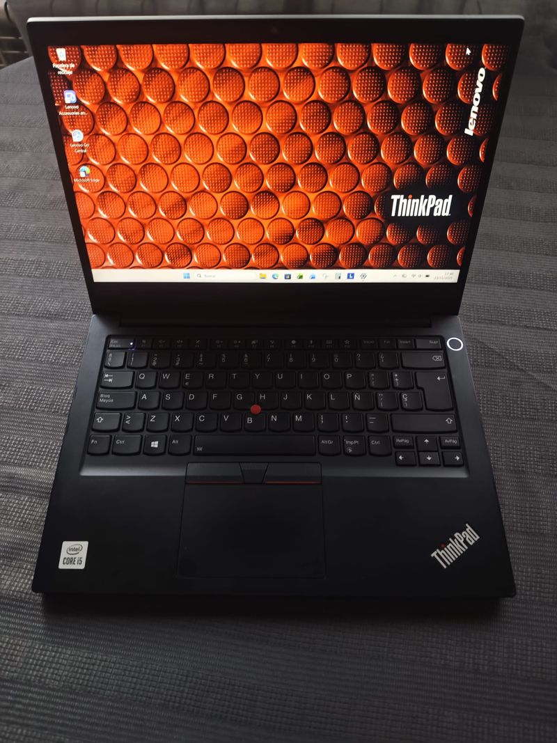 Lenovo ThinkPad E14 Negro