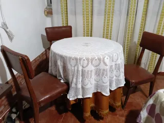Mesa redonda extensible vintage  + 3 sillas