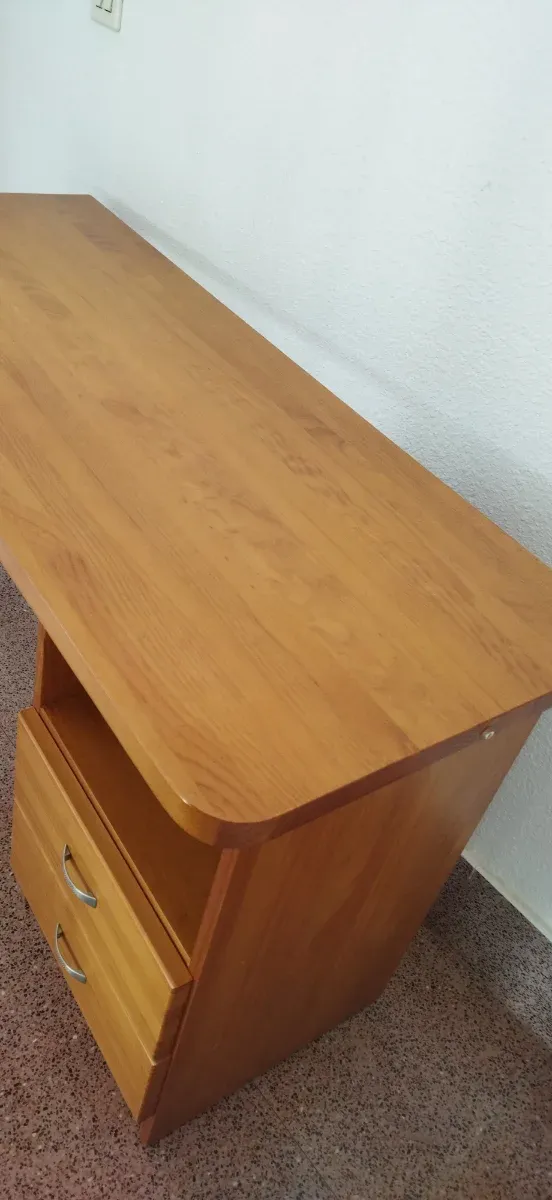 Dormitorios juvenilde madera..