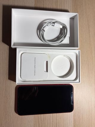 iPhone 11 128GB Rojo con cable de carga