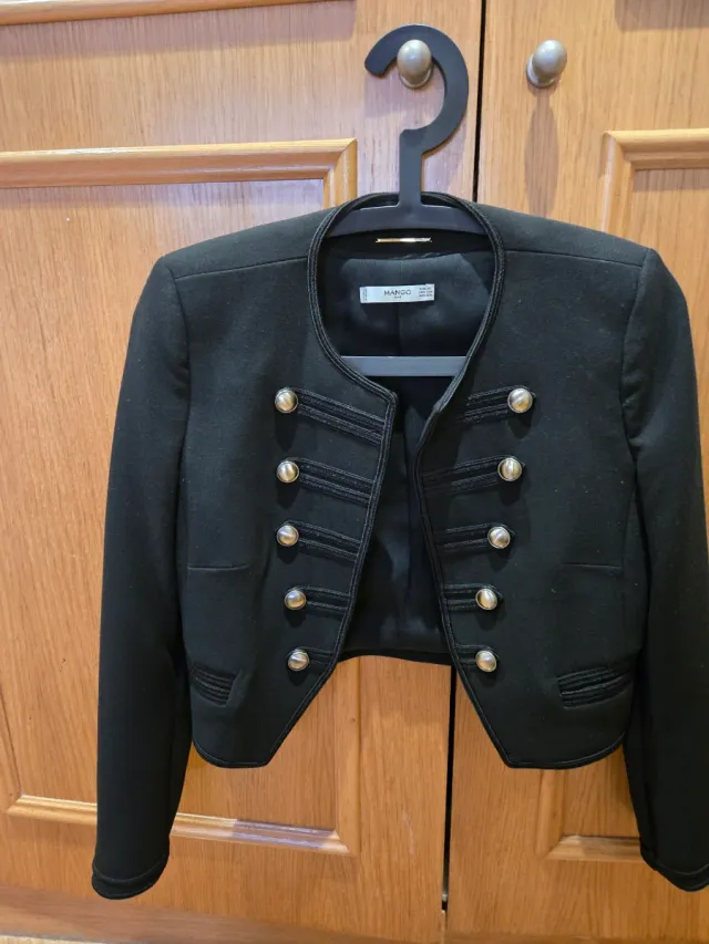 Torera Mango Talla XS Negra