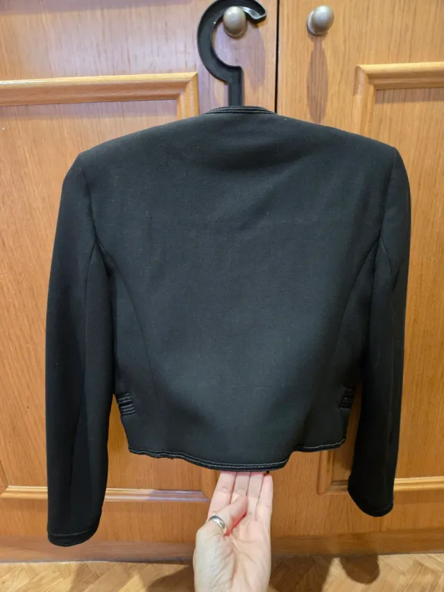 Torera Mango Talla XS Negra